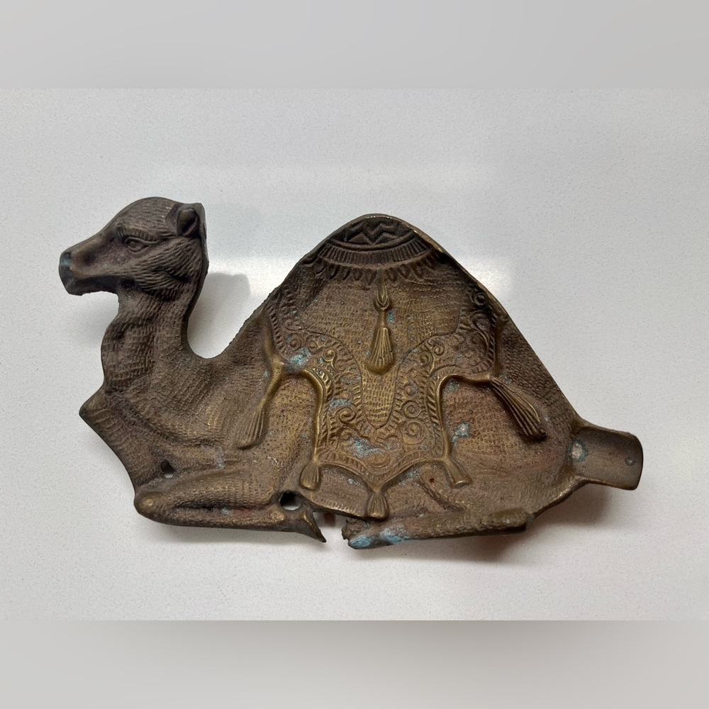 VTG MCM 5.75” Brass Camel Trinket  Ash Tray Heavy Molded Nice Patina Pakistan